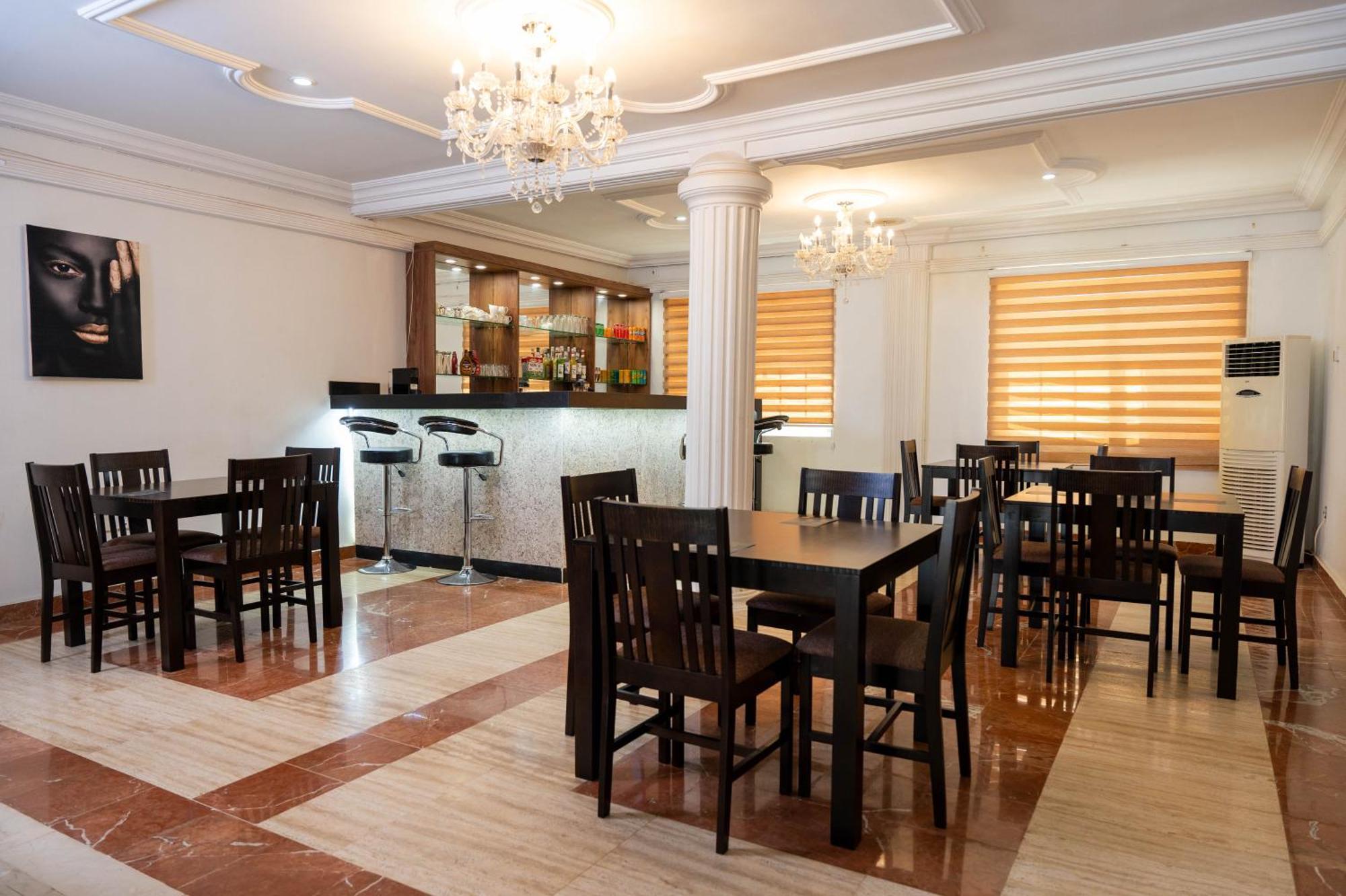 Adonai Luxe Apartment Тема Екстериор снимка