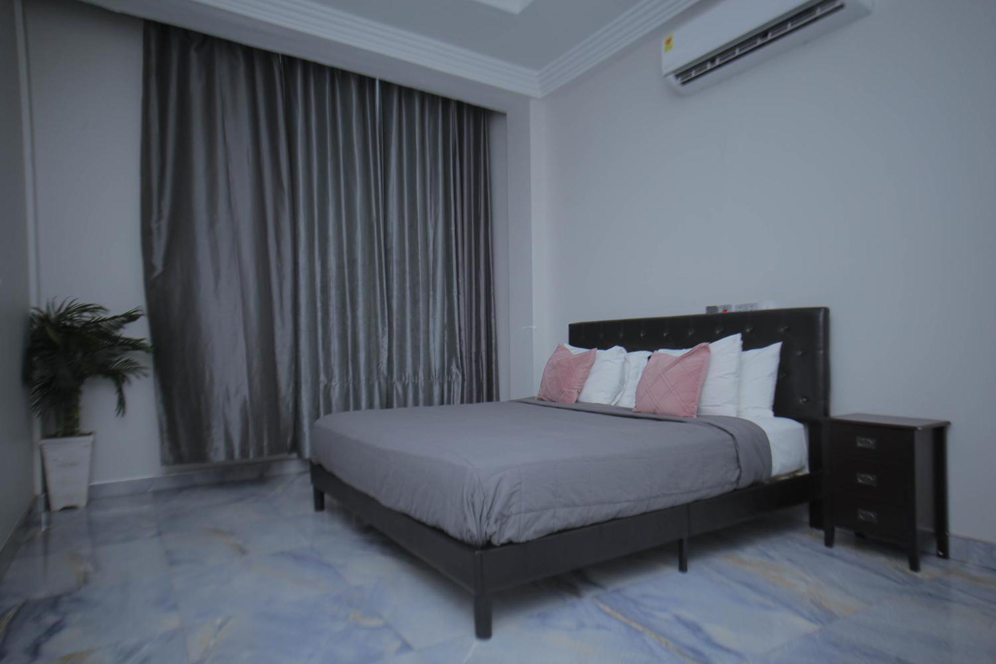 Adonai Luxe Apartment Тема Екстериор снимка