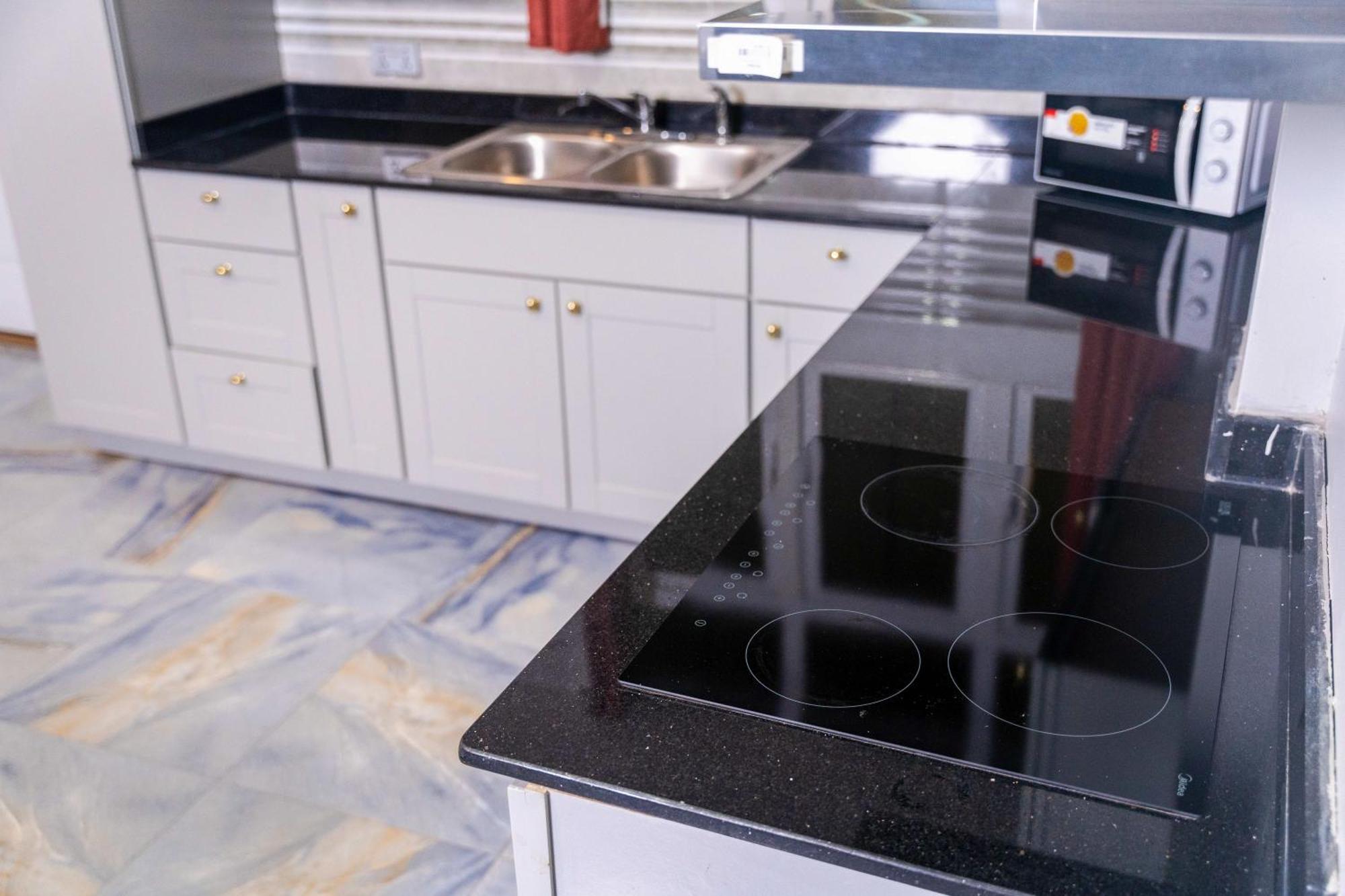 Adonai Luxe Apartment Тема Екстериор снимка