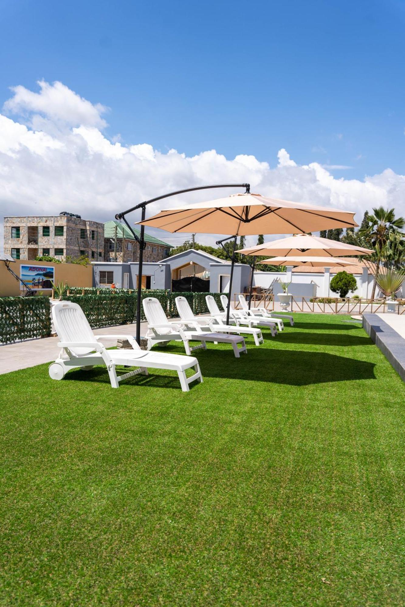 Adonai Luxe Apartment Тема Екстериор снимка